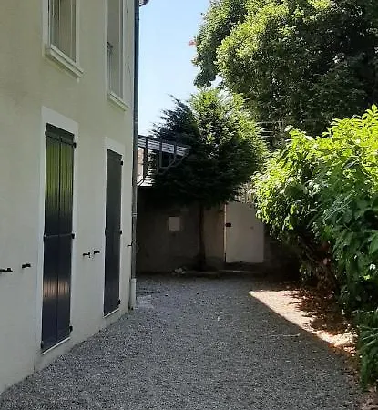 Apartment Les Glycines: Charming In Historic Building Near Center Digne-les-Bains